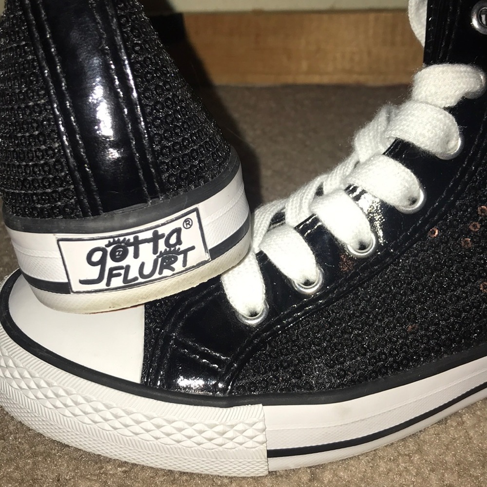Black sequin “converse” - Picture 2 of 3
